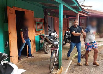 Homem que enforcou esposa e socou rosto de enteado é preso em Xapuri