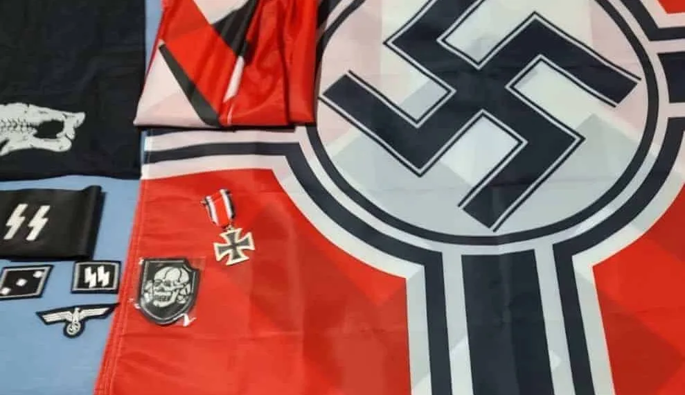 Material que faz apologia ao nazismo é apreendido no Centro de Rio Branco