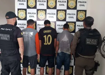Três homens são presos sob suspeita de estupro coletivo contra jovem de 18 anos no Acre