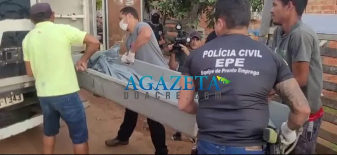 Homem é assassinado com facada no pescoço durante bebedeira 'entre amigos'