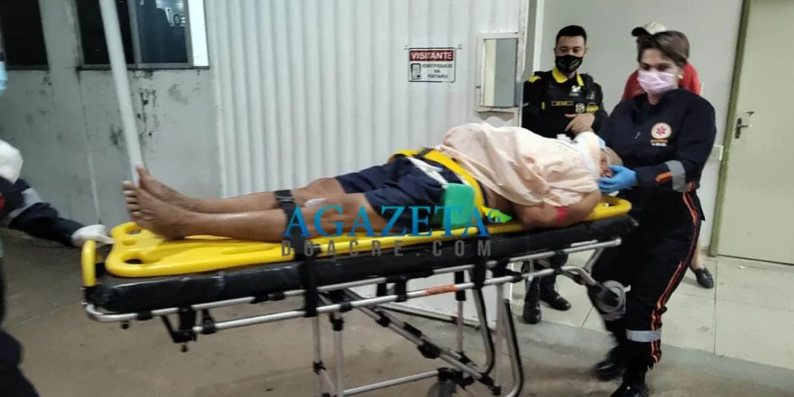 Idoso que mora sozinho fratura bacia após cair de telhado e é encontrado por filha horas depois
