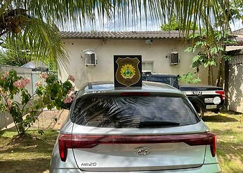 Carro roubado de locadora em Rio Branco é recuperado na fronteira com a Bolívia