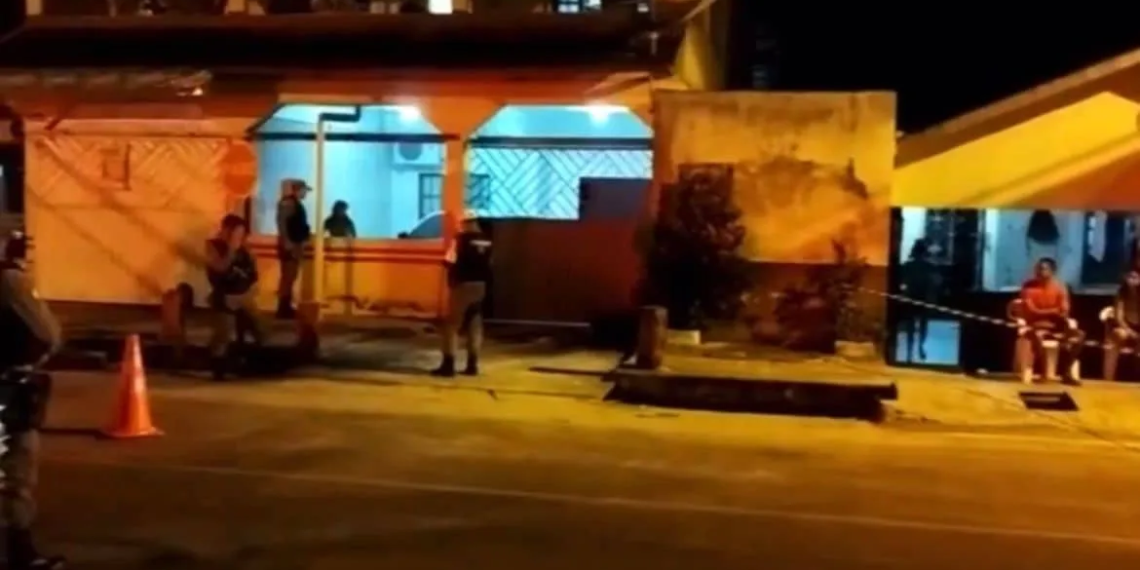 Bandido que estava invadindo casa é flagrado, ameaça policial e é baleado no Acre