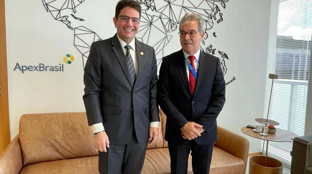 Gladson Cameli pede apoio a Jorge Viana para a prospecção de investimentos no Acre em agenda na China