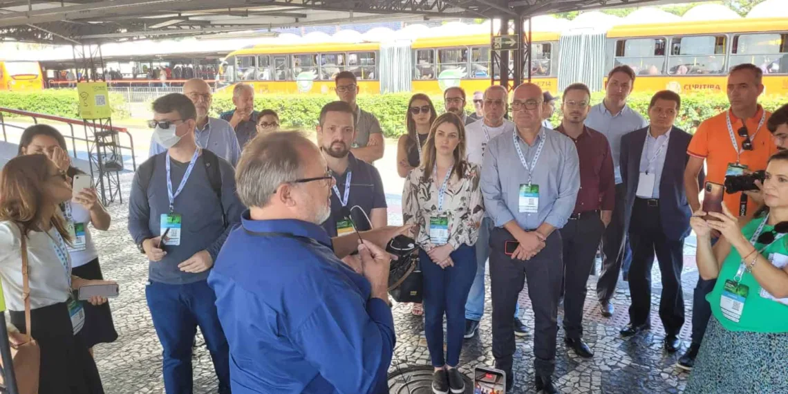 Em Curitiba, representantes da Prefeitura de Rio Branco fazem visitas técnicas em evento sobre transporte público