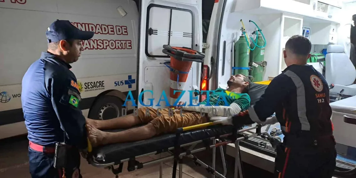 Homem embriagado apanha da esposa com cabo de enxada após iniciar discussão