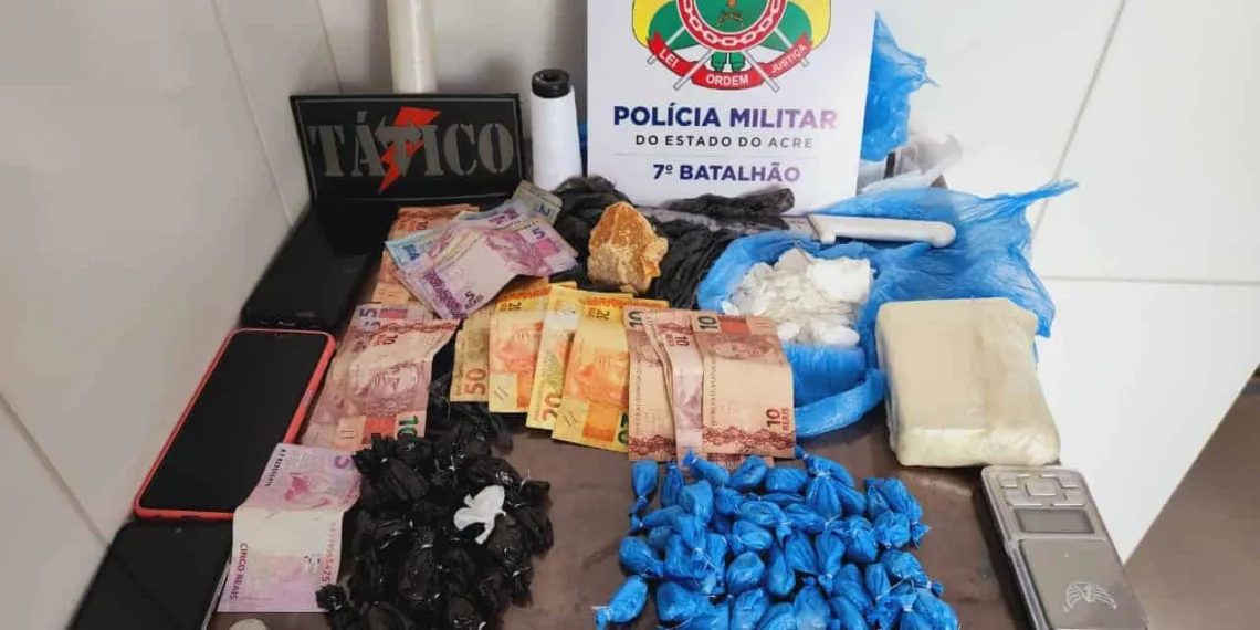 PM prende traficante, fecha boca de fumo e apreende drogas no interior do Acre