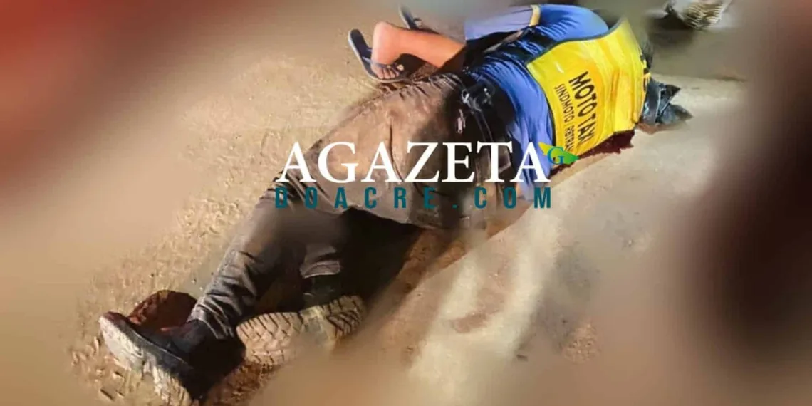 Mototaxista fica em estado gravíssimo após ser baleado na frente de açougue na Sobral