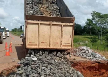 Tráfego na BR-364 é liberado em uma das faixas da rodovia entre Acre e Rondônia