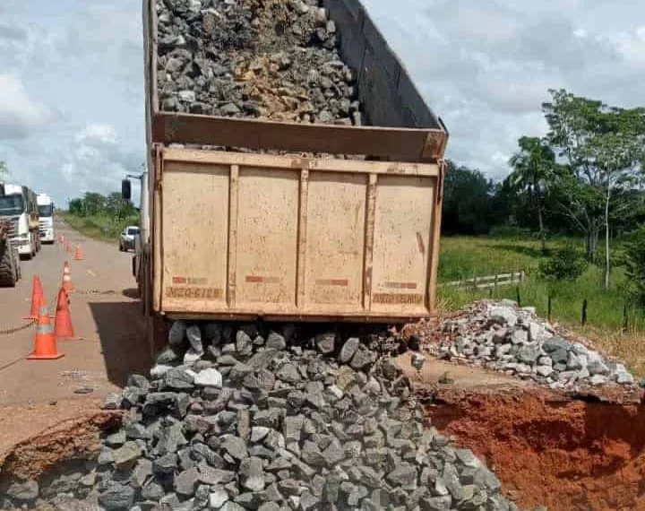 Tráfego na BR-364 é liberado em uma das faixas da rodovia entre Acre e Rondônia