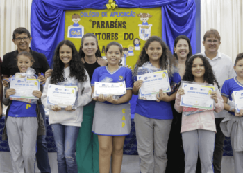 Colégio de Aplicação premia estudantes que mais leram durante 2022