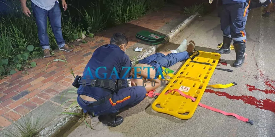 Colisão frontal entre motos deixa condutores feridos no bairro Placas