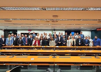 Reitores têm audiência com parlamentares em ato em defesa dos Institutos Federais