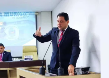 Vereador deve convocar audiência pública com Gladson para tratar do Ruas do Povo