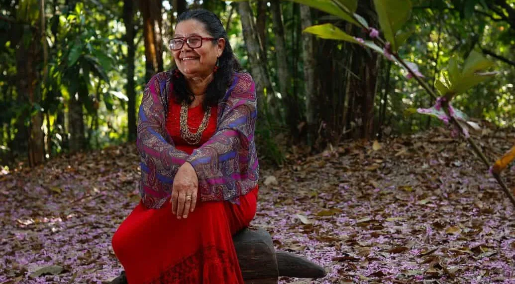 Parteira acreana promove show beneficente 'Mulher Vagalume'