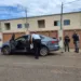 Mulher que deixou feto em carro de aplicativo se apresenta à polícia e presta depoimento