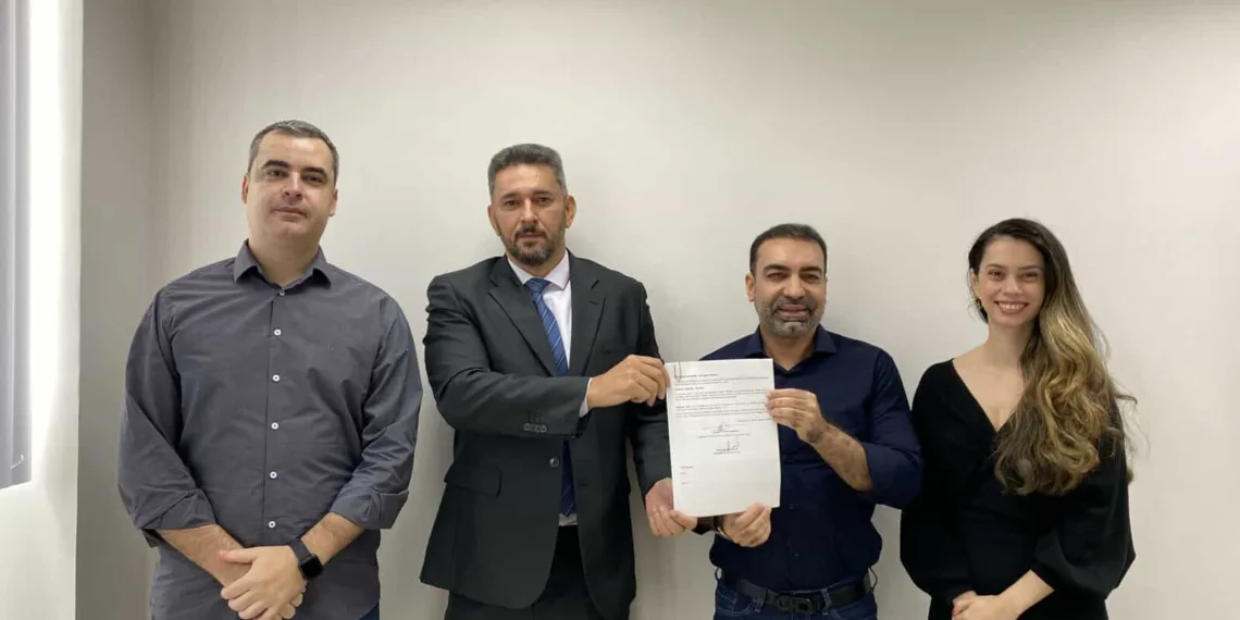 Secretário de Estado de Administração, Paulo Roberto Correia; delegado da Receita Federal em Rio Branco, Claudenir Franklin da Silveira; diretora da OCA, Francisca Brito; e secretário adjunto de Gestão e Pessoal, Guilherme Duarte. Foto: Ascom Sead