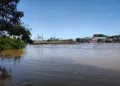 Rio Acre alcança 17 metros e invade Calçadão da Gameleira em Rio Branco; veja o vídeo