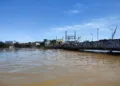 Rio Acre alcança 17 metros e invade Calçadão da Gameleira em Rio Branco; veja o vídeo