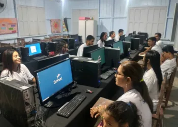 Senac Acre realiza curso de informática para moradores do Rio Crôa