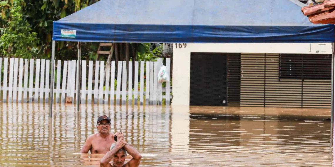Com 69 mil pessoas atingidas, Rio Acre se mantém com 17,72 metros na Capital