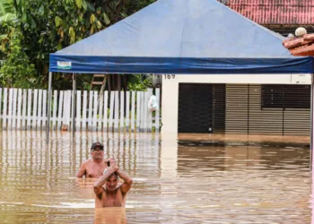 Com 69 mil pessoas atingidas, Rio Acre se mantém com 17,72 metros na Capital