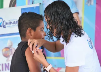 Em uma semana, somente 770 crianças de 10 e 11 anos foram vacinadas contra dengue no Acre