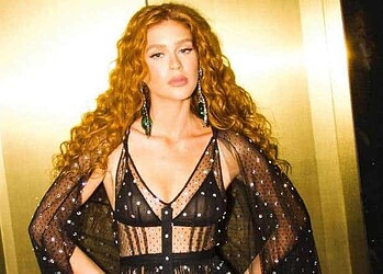 Marina Ruy Barbosa impressiona com vestido transparente coberto de cristais em evento na Índia. Veja o look!