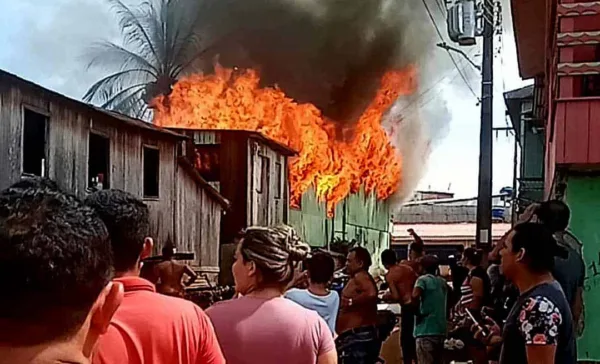 Idosa não consegue sair de casa em chamas e morre em Boca do Acre