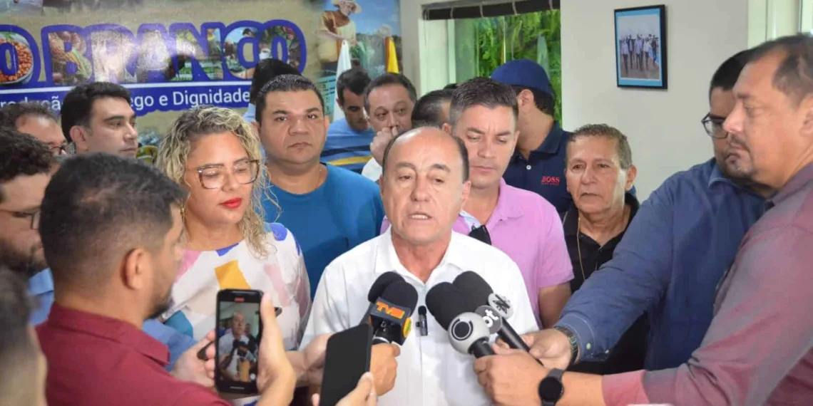 Bocalom anuncia processo seletivo para contratação de 71 médicos e mais de 300 profissionais da área da Saúde