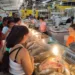 Venda de peixe aumenta no Mercado Elias Mansour, mas consumidores reclamam do preço