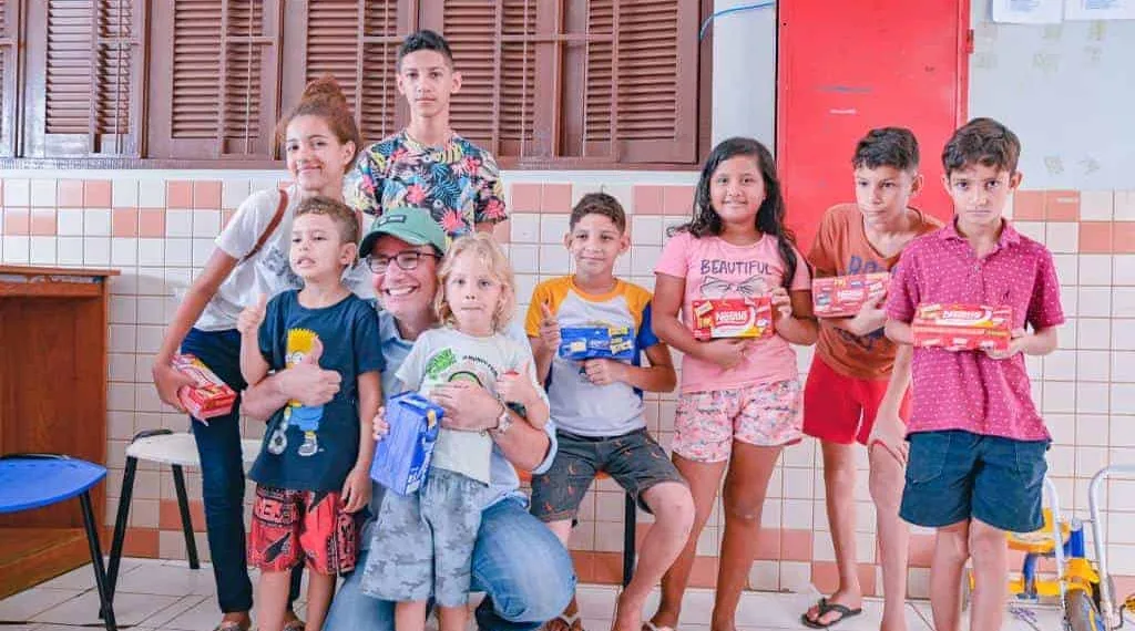 Governador Gladson Cameli visita abrigo neste Domingo de Páscoa