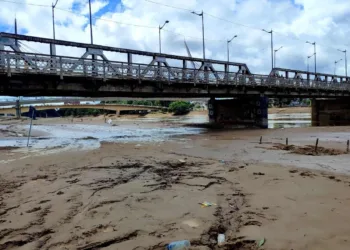 Chuva adia liberação da ponte Ponte Metálica, que deve ocorrer até a manhã desta quinta-feira