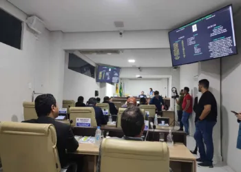 Vereadores aprovam aumento salarial e criação de cargos comissionados para Prefeitura de Rio Branco