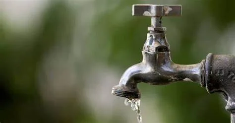 Queda de energia danifica equipamentos e causa desabastecimento de água em mais de 50 bairros
