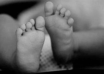 Morador encontra bebê de 5 meses abandonado em caixa de lixo no Acre