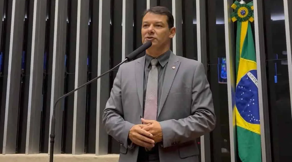 Roberto Duarte propõe detectores de metais nas escolas para evitar entrada de armas