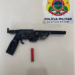 Polícia encaminha dupla para delegacia e apreende arma de fogo em Rio Branco