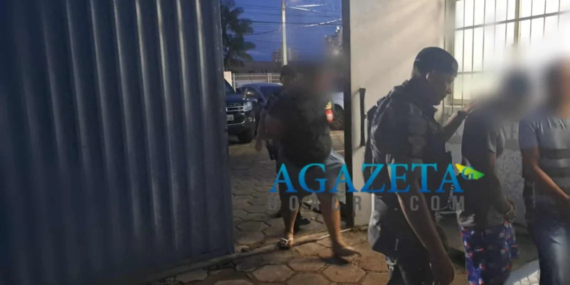 Traficantes são presos com drogas e R$ 3 mil em dinheiro na capital