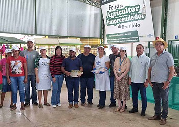 Produtores rurais comercializam produtos nas Feiras do Peixe e agricultura familiar no Alto Acre