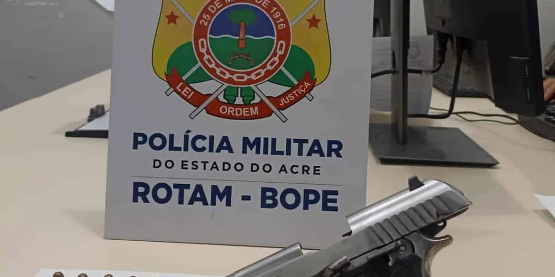 No dia do seu aniversário, homem é preso com uma arma de fogo na Cidade do Povo