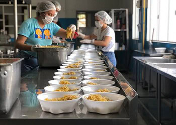 Restaurante Popular oferece alimentação de qualidade para vítimas da enchente