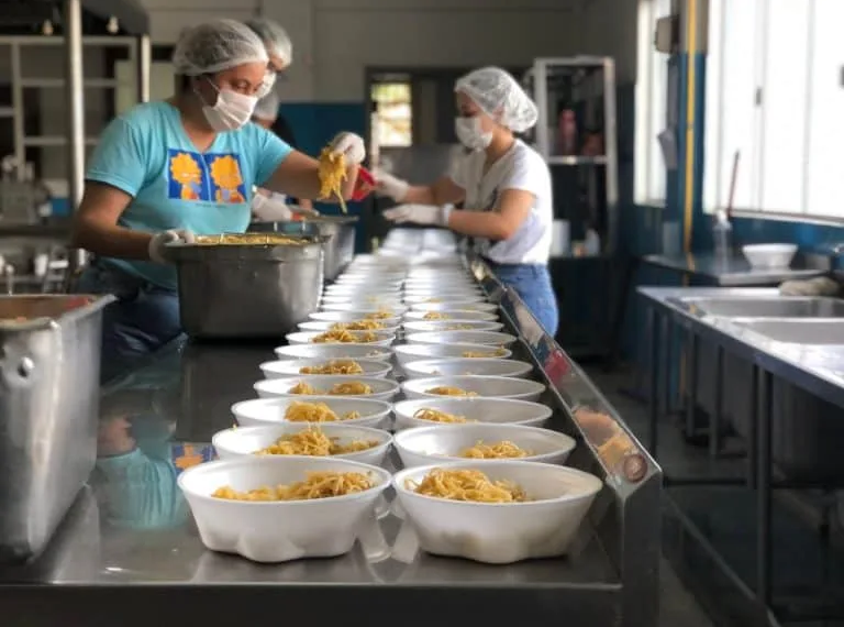 Restaurante Popular oferece alimentação de qualidade para vítimas da enchente
