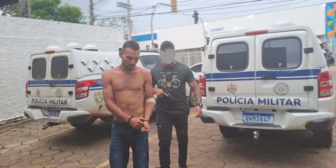 Jovem que tentou matar e quebrou clavícula da esposa com terçado é preso em Rio Branco