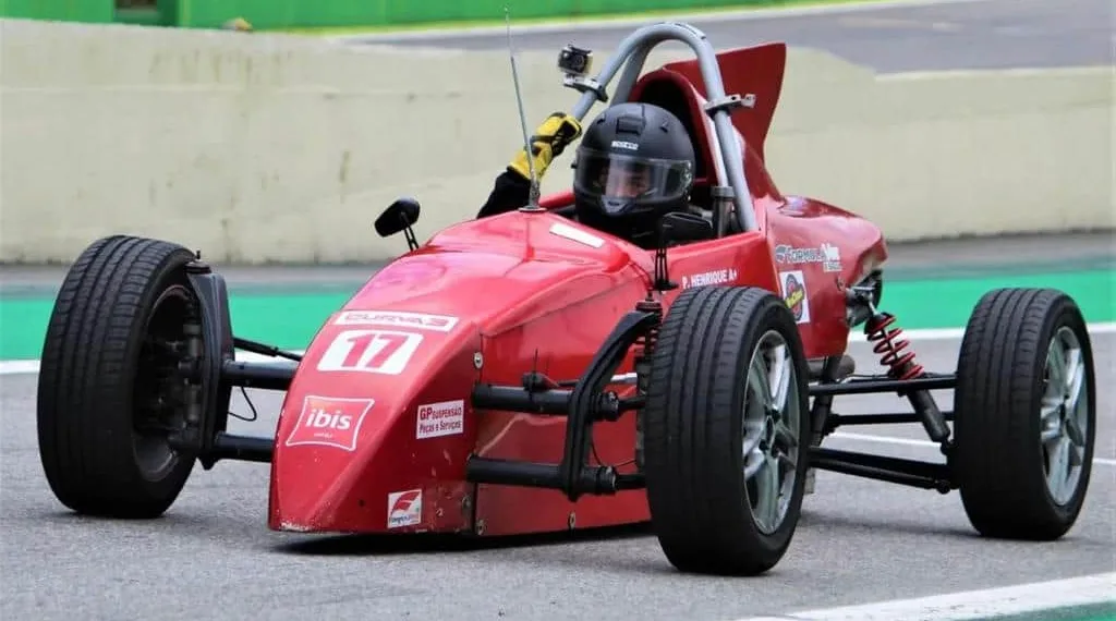 Pela 2ª vez, piloto acreano vence Fórmula Vee Júnior no Campeonato Paulista em Interlagos