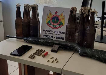 Dupla é presa com escopeta e 12 coquetéis explosivos na Cidade do Povo