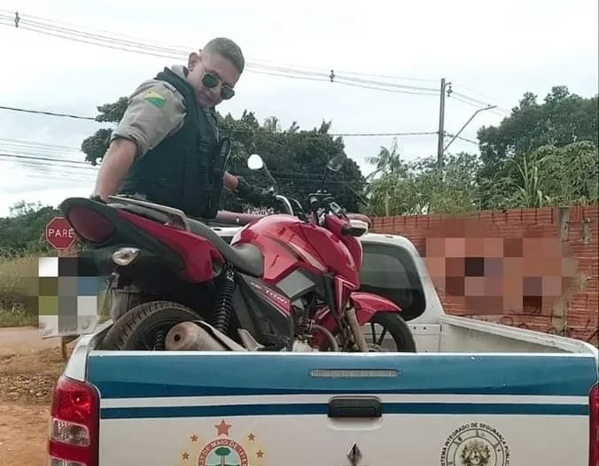 Polícia recupera motocicleta roubada em Rio Branco