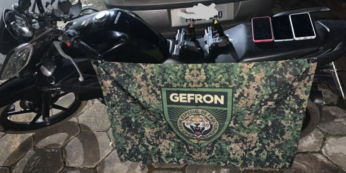 Polícia apreende duas armas de fogo e recupera moto roubada no bairro Quinze