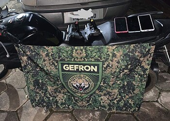 Polícia apreende duas armas de fogo e recupera moto roubada no bairro Quinze