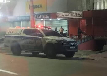 Ladrões abrem buraco na parede da Americanas do Centro de Rio Branco e furtam produtos